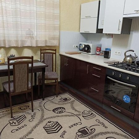 Квартира В Самом Центре Wi-Fi Daire Çernivtsi Dış mekan fotoğraf