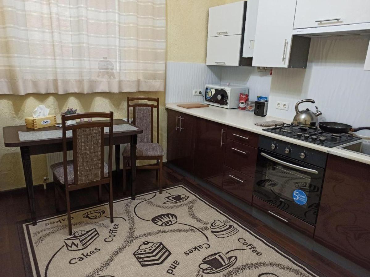 Квартира В Самом Центре Wi-Fi Daire Çernivtsi Dış mekan fotoğraf