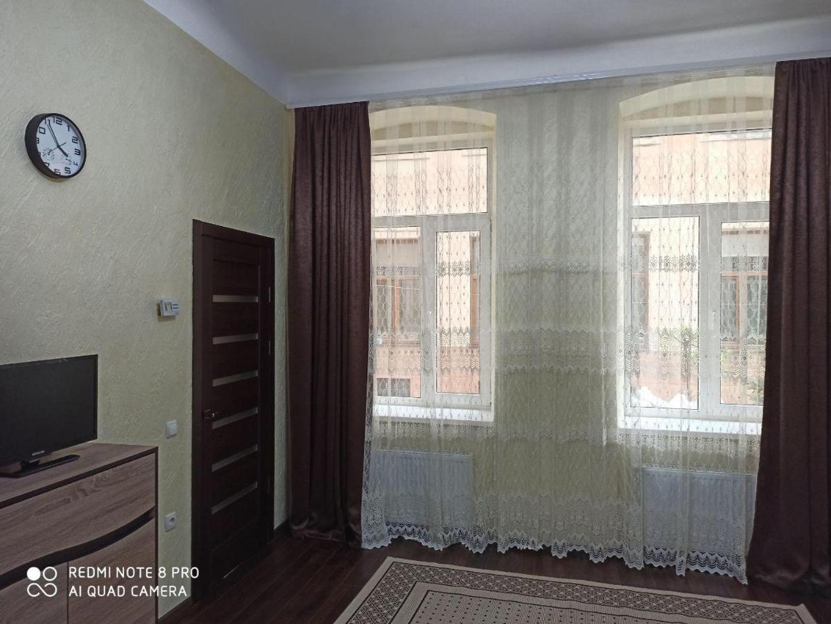Квартира В Самом Центре Wi-Fi Daire Çernivtsi Dış mekan fotoğraf