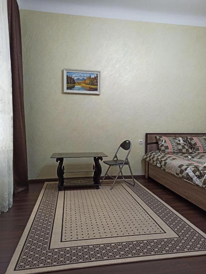 Квартира В Самом Центре Wi-Fi Daire Çernivtsi Dış mekan fotoğraf