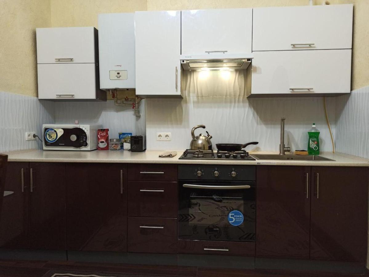 Квартира В Самом Центре Wi-Fi Daire Çernivtsi Dış mekan fotoğraf